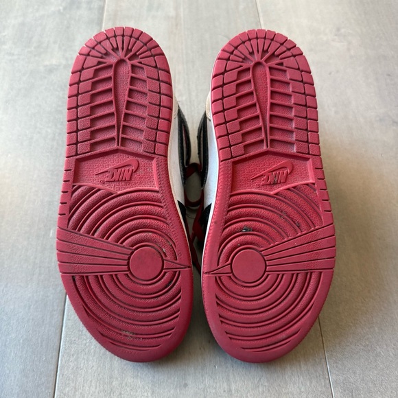 Boys Jordan's Size 1 - Picture 6 of 6